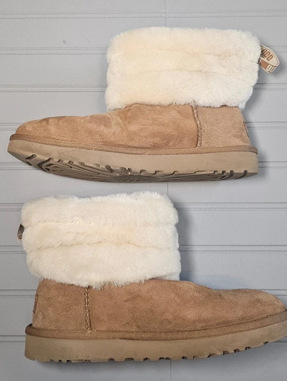 UGG Women's Fluff Mini Quilted Boots Model S/N 1098533 Size 8 Tan / Cream